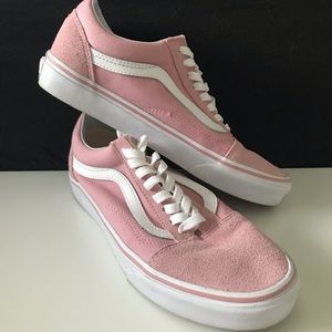 Vans Light Pink Suede Old Skool Shoe